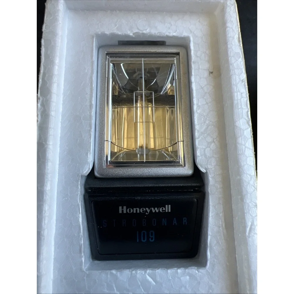 Honeywell Salve Strobonar 109 Compact Flash Unit. Pre-owned